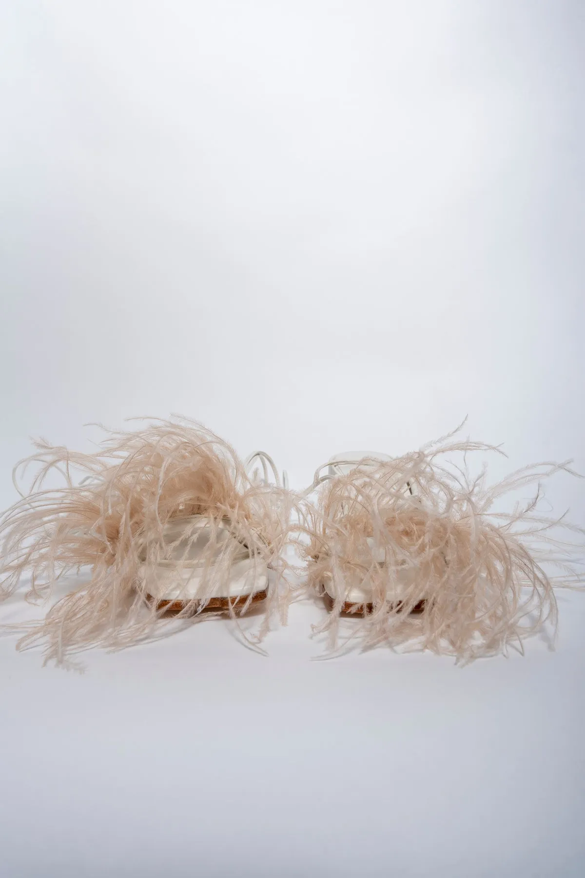 BEIGE FEATHER STRAPPY SANDAL