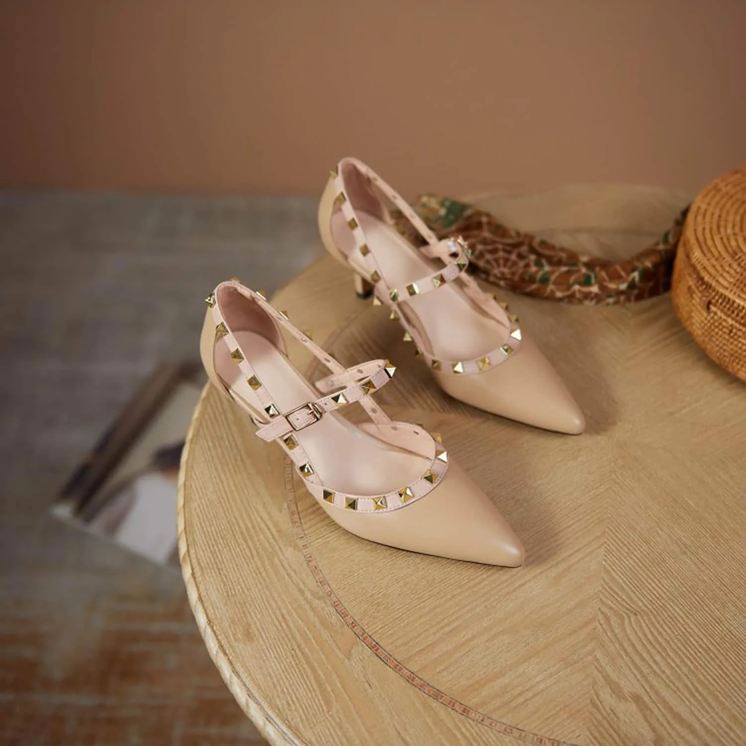 (Clean Up - US 9) Buckle Rivet Pointed Toe Mid-heel Shoes