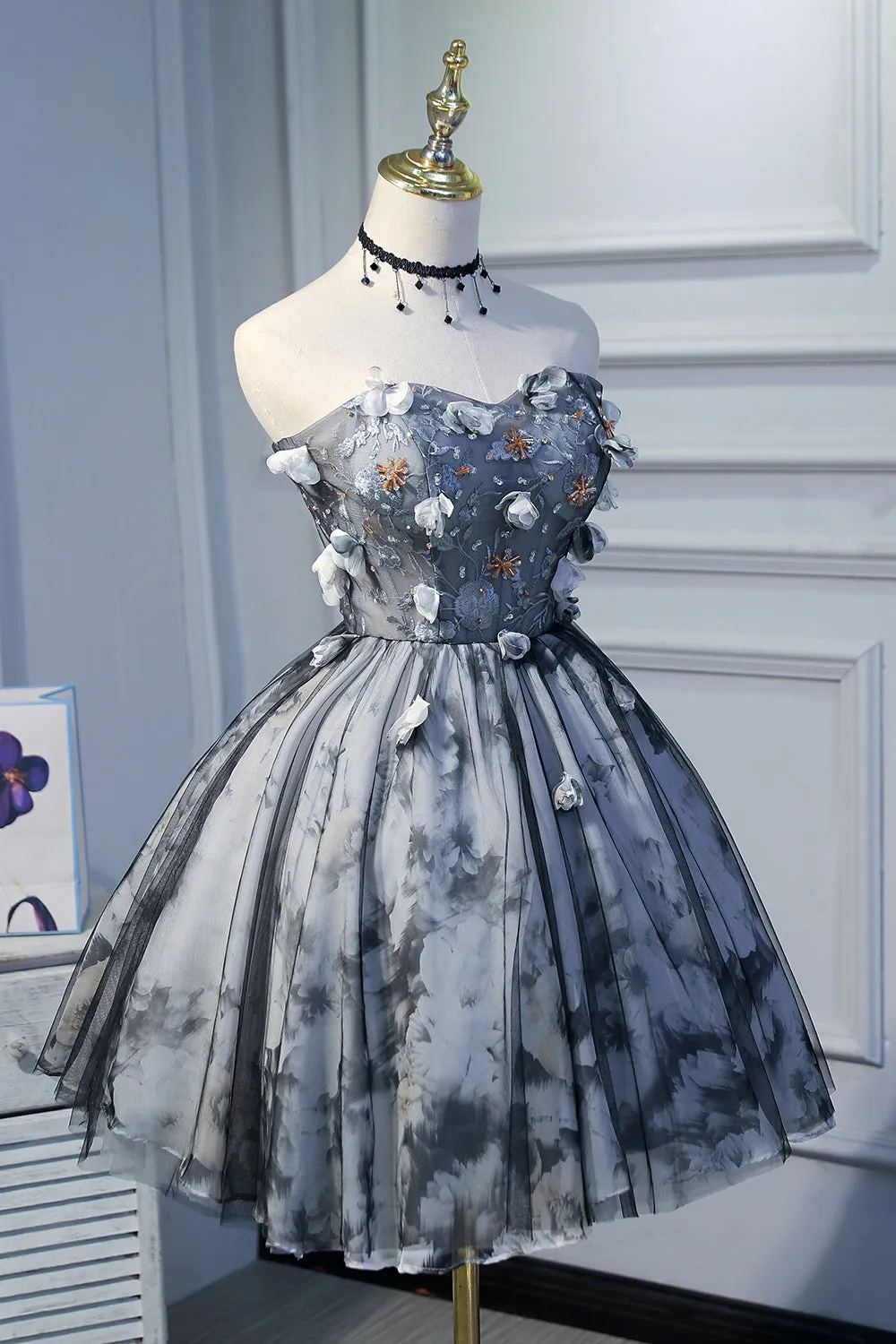 Elegant Dark Grey Short Prom Dress with Appliques Homecoming Dress