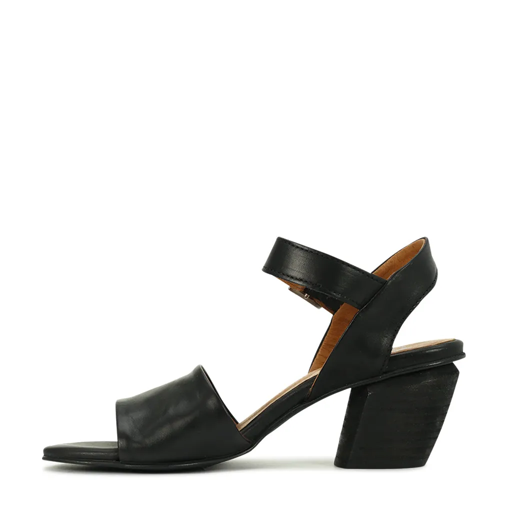 Facia Leather Sandals