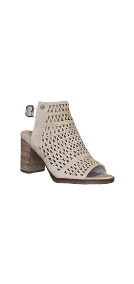 Xti laser cut beige boot 141101